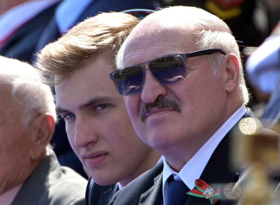 Apropiatul lui Putin, accident la hochei » Ce a pățit Aleksandr Lukașenko, președintele Belarusului