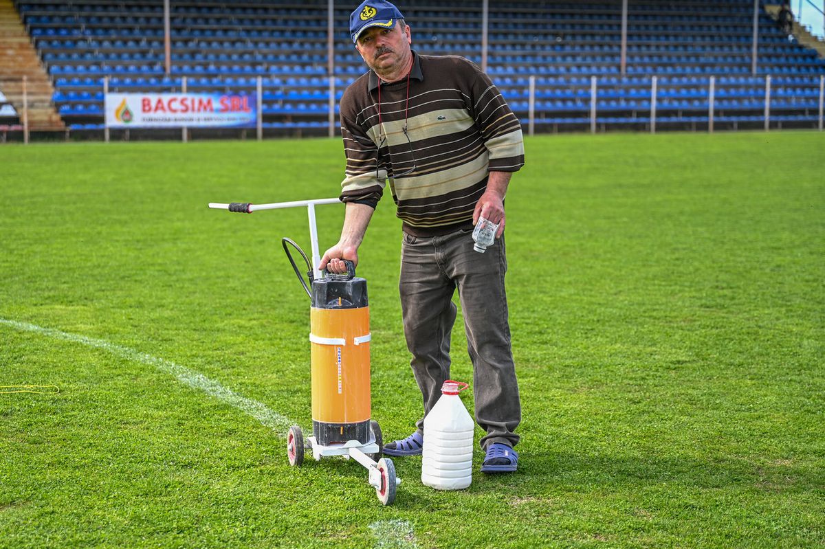 Experimentul Bucșaru e încheiat » Urziceni - Roșiori, meci de Liga 4 cu țuică, suporteri toropiți de soare și bilete de pariuri