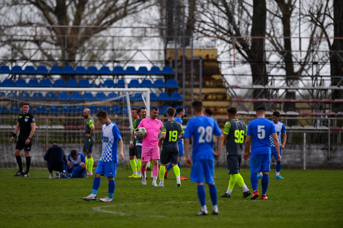 Experimentul Bucșaru e încheiat » Urziceni - Roșiori, meci de Liga 4 cu țuică, suporteri toropiți de soare și bilete de pariuri