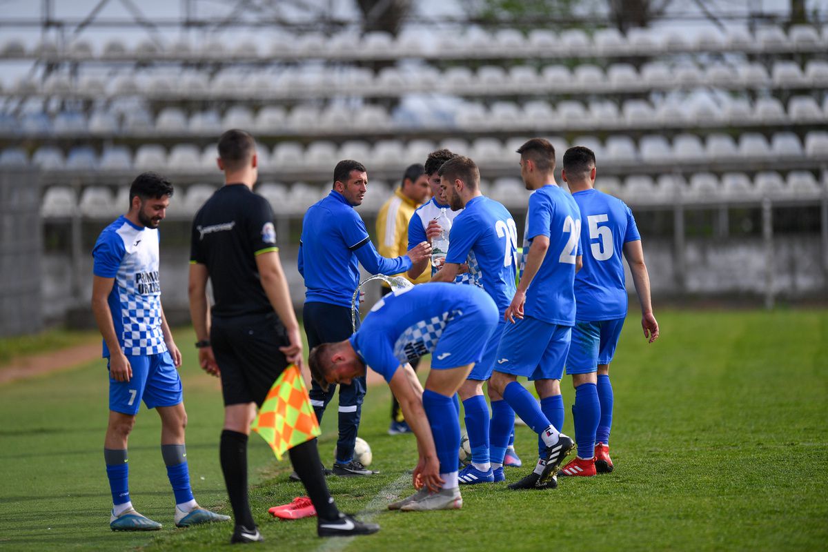 Experimentul Bucșaru e încheiat » Urziceni - Roșiori, meci de Liga 4 cu țuică, suporteri toropiți de soare și bilete de pariuri