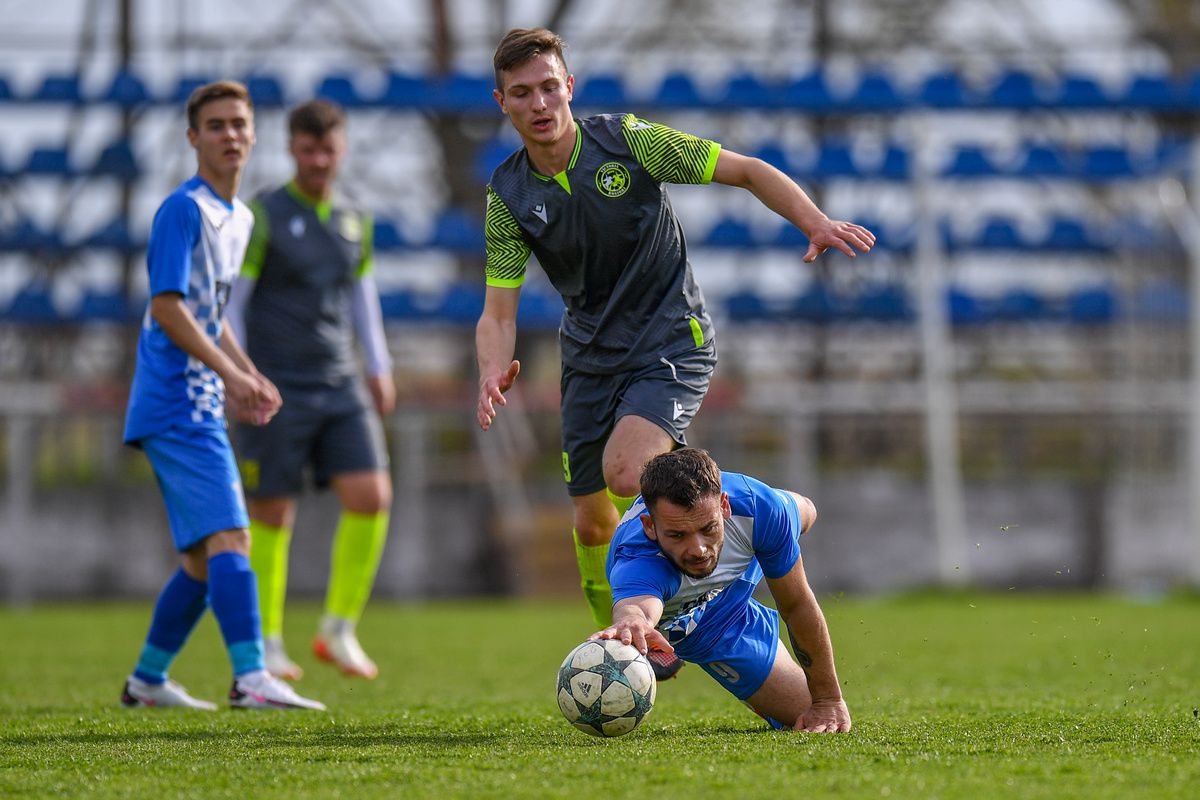 Experimentul Bucșaru e încheiat » Urziceni - Roșiori, meci de Liga 4 cu țuică, suporteri toropiți de soare și bilete de pariuri