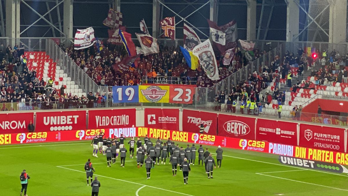 Scandal la Sepsi - Rapid. Meci întârziat și protest major al suporterilor: au ieșit în minutul 15!