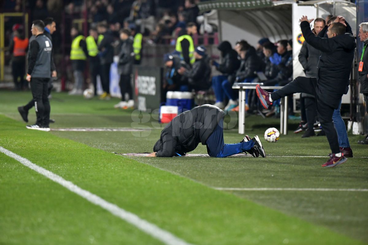 Dan Petrescu, în genunchi la FCSB - CFR Cluj