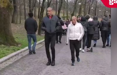 Legendarul Rivaldo, batjocorit într-un parc din Craiova: „De unde ți-ai luat, mă, mersul ăsta?!”