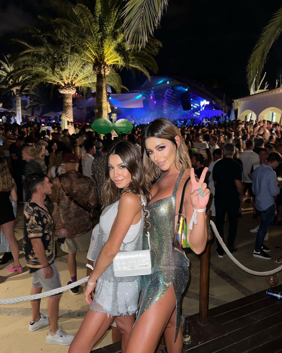 Natalia Mateuț, poze explozive pe plaja din Saint Tropez: „Vara perfectă”