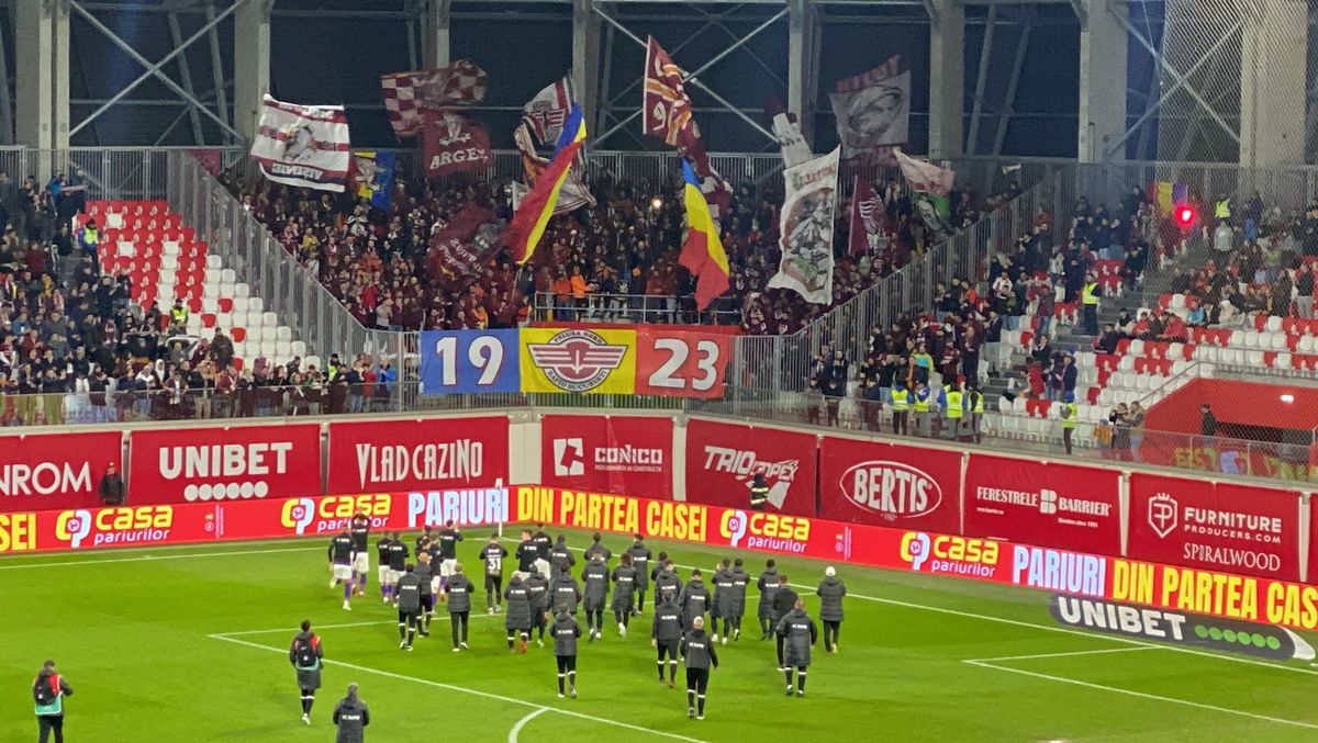 Scandal la Sepsi - Rapid. Meci întârziat și protest major al suporterilor: au ieșit în minutul 15!