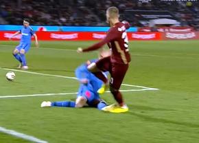 Fază controversată în CFR Cluj - FCSB: clujenii au cerut penalty la 1-0 » Cristi Balaj atacă: „Are entorsă”