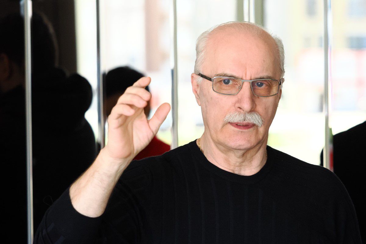 Elisabeta Lipă s-a lansat în imobiliare și i-a chemat la eveniment pe Șucu, Bellu, Smiley și o influenceriță într-o ținută îndrăzneață