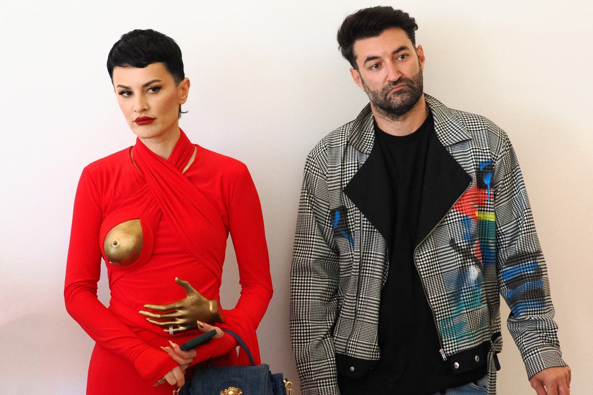 Elisabeta Lipă s-a lansat în imobiliare și i-a chemat la eveniment pe Șucu, Bellu, Smiley și o influenceriță într-o ținută îndrăzneață