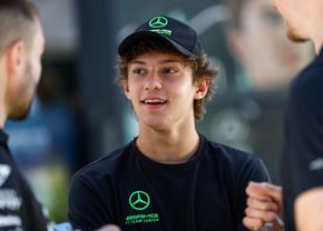 El îl va înlocui pe Lewis Hamilton la Mercedes » La momentul ultimului titlul al britanicului, abia începea liceul!