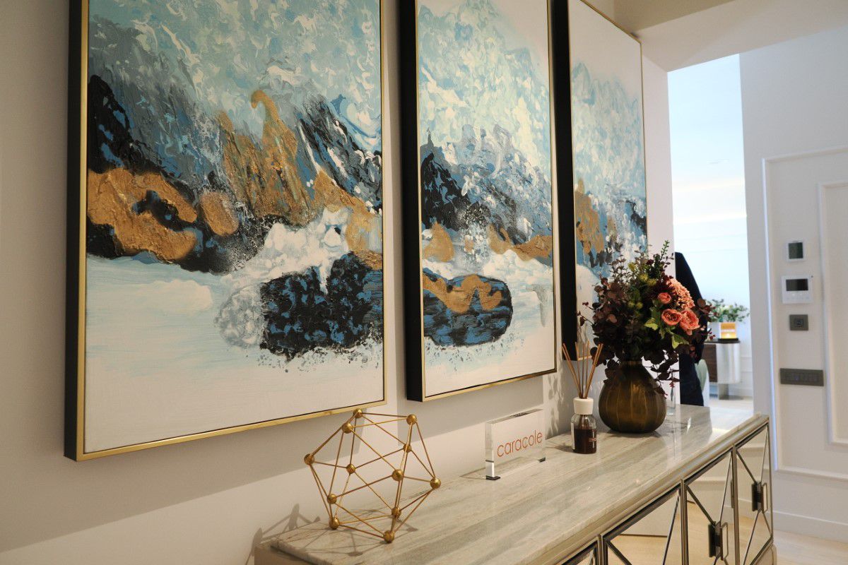 Elisabeta Lipă s-a lansat în imobiliare și i-a chemat la eveniment pe Șucu, Bellu, Smiley și o influenceriță într-o ținută îndrăzneață