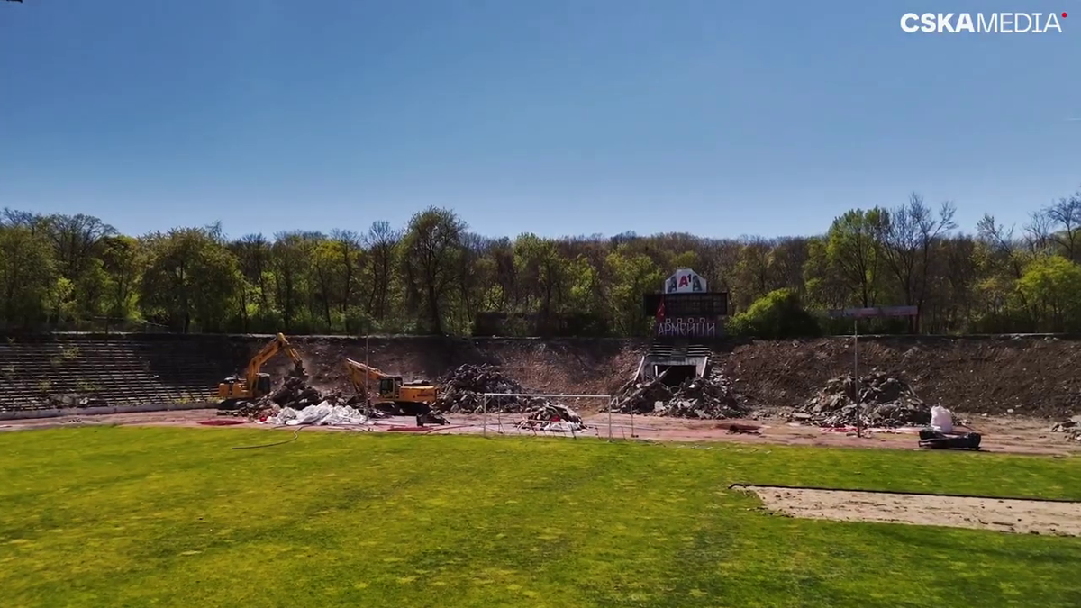 Stadionul istoric, pus la pământ! Un star internațional e șef de șantier + cum arată noua „bijuterie” ridicată în mijlocul pădurii