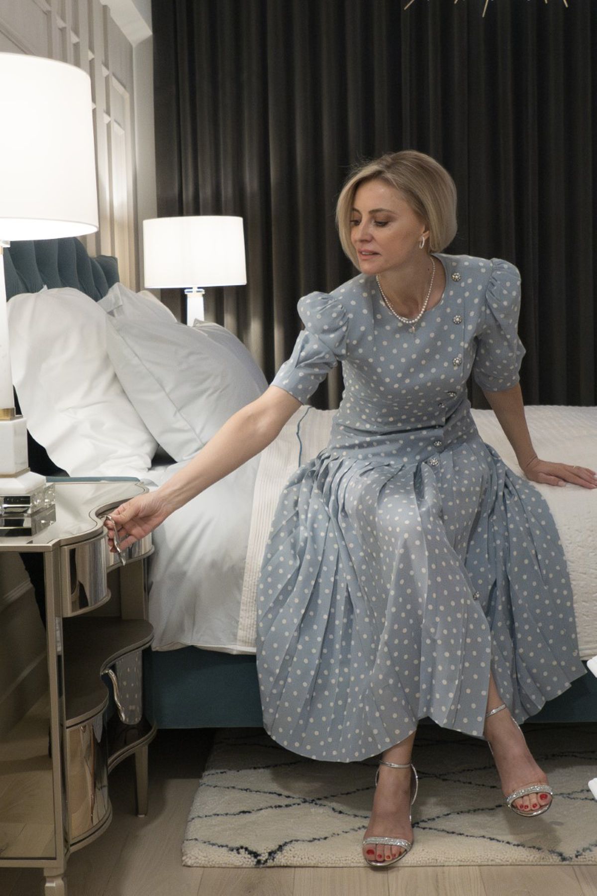 Diana Șucu, drastică în privința românilor prinși în războiul din Orient: „Plătim noi pentru inconștiența lor?”