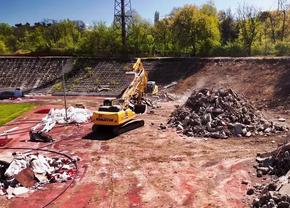 Stadionul istoric, pus la pământ! Un star internațional e șef de șantier + cum arată noua „bijuterie” ridicată în mijlocul pădurii
