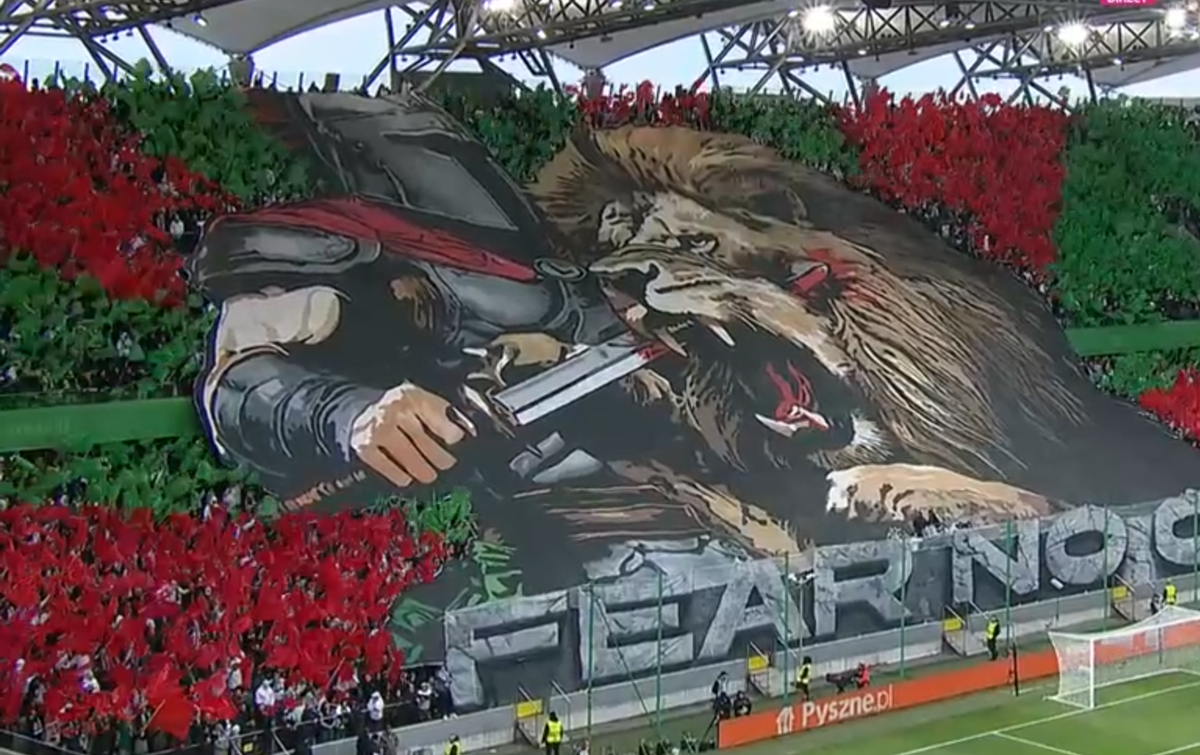 Ultrașii lui Legia nu se dezic! Scenografie ostilă la meciul cu Chelsea din Conference League