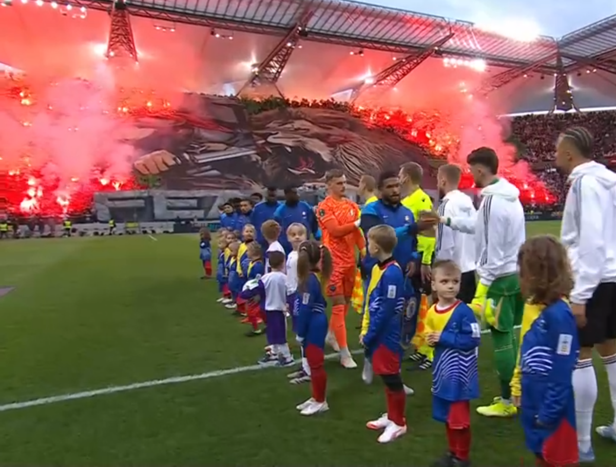 Ultrașii lui Legia nu se dezic! Scenografie ostilă la meciul cu Chelsea din Conference League