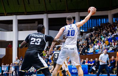 În urmă cu 2 săptămâni era aproape de a învinge campioana României, acum are nevoie de bani pentru a supraviețui: „Echipa are interzis la transferuri”