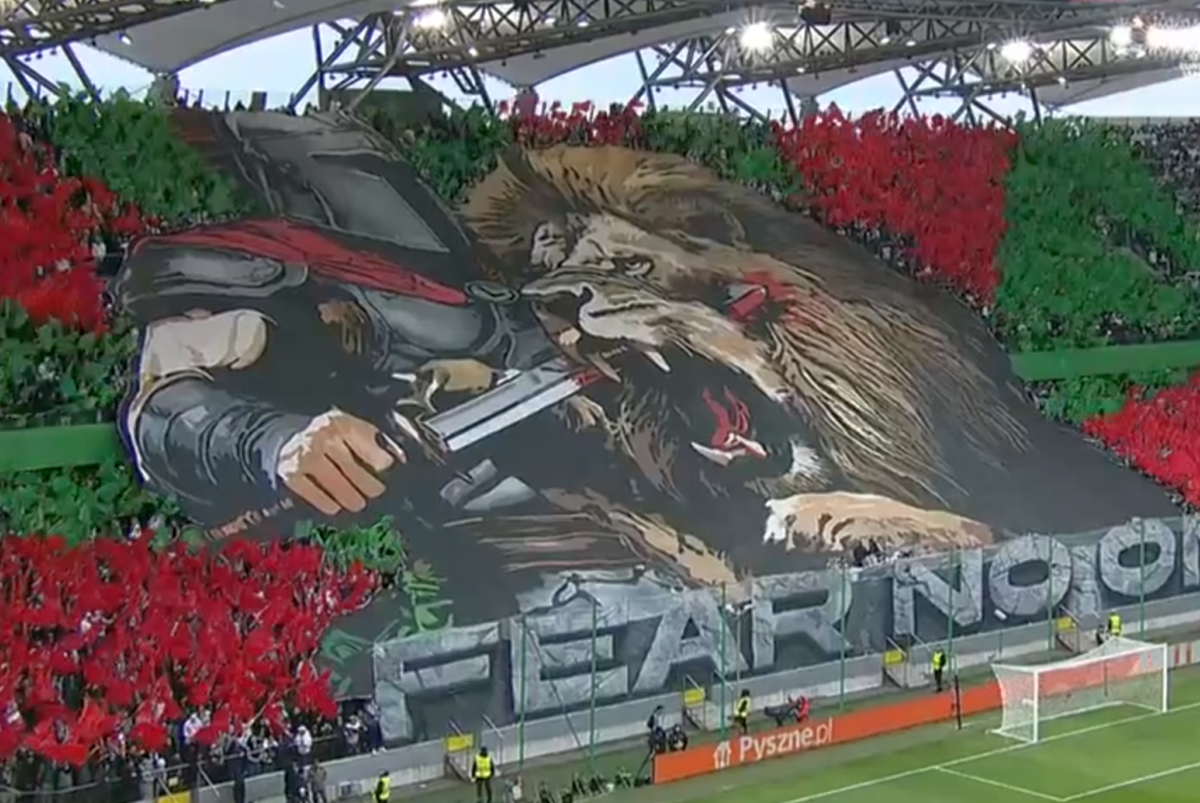 Ultrașii lui Legia nu se dezic! Scenografie ostilă la meciul cu Chelsea din Conference League