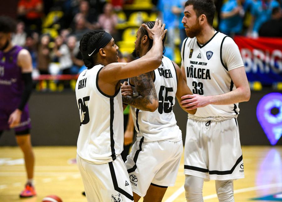 3 milioane € din bugetul public, salarii peste Liga 1! Un club de baschet apărut de nicăieri bate U-BT, dar înfurie oamenii din oraș: „Cu banii ăștia făceai 5 creșe!” + Cum se apără autoritățile