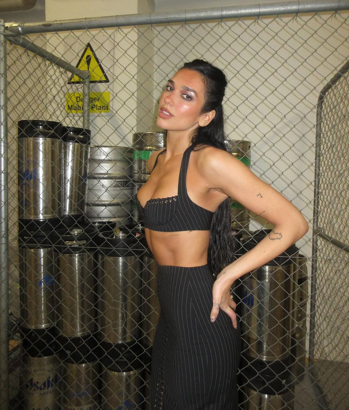 Dua Lipa a venit deghizată la Arsenal - Real Madrid, dar la final s-a dat de gol! A fost surprinsă cu un fotbalist în zona vestiarelor