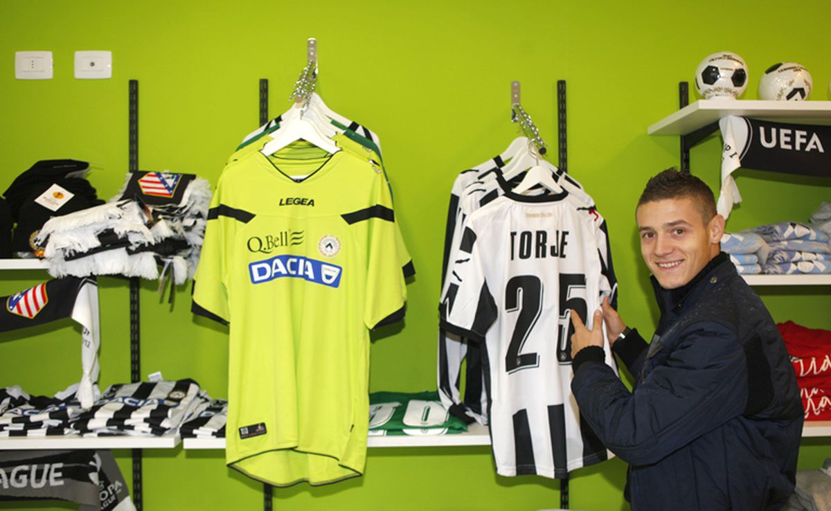 „Nu este întâmplător că tot ce vine din urmă în fotbalul românesc vine de la Gică Hagi!” » Cuvinte de laudă pentru „Rege”: „Mentalitatea de învingător! M-a pus pe picioare”