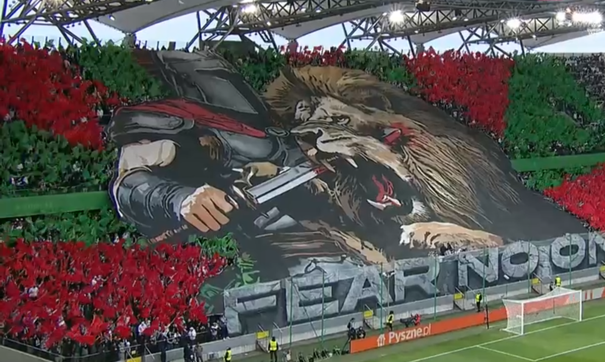 Ultrașii lui Legia nu se dezic! Scenografie ostilă la meciul cu Chelsea din Conference League
