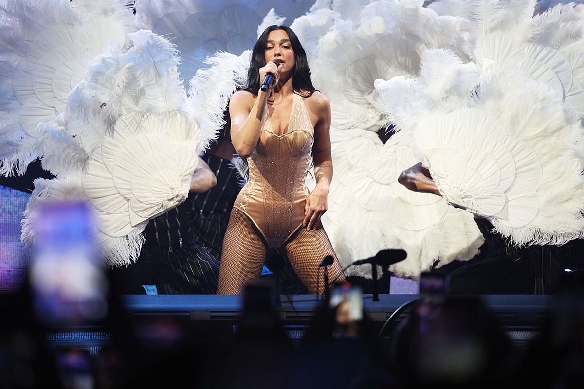 Dua Lipa a venit deghizată la Arsenal - Real Madrid, dar la final s-a dat de gol! A fost surprinsă cu un fotbalist în zona vestiarelor