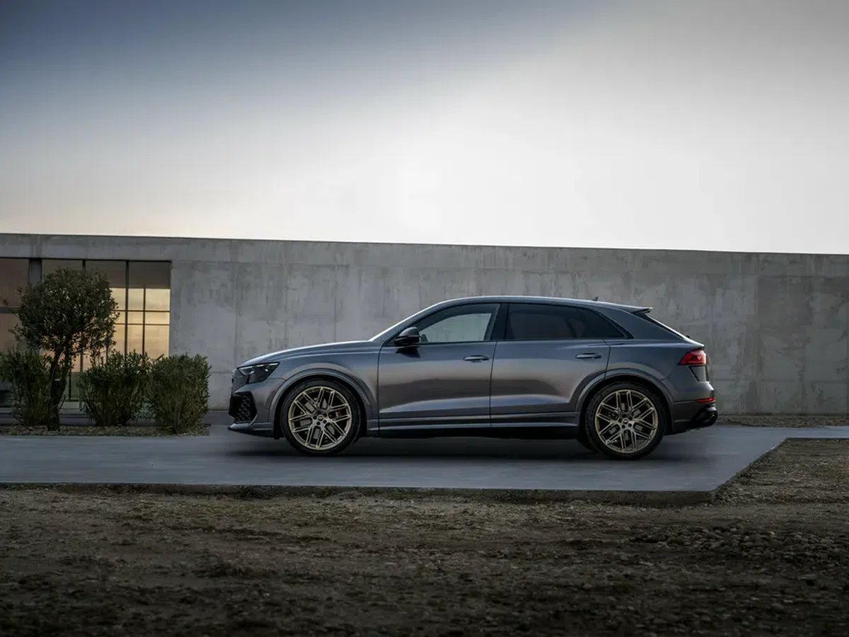 Mașina lui Moises Caicedo