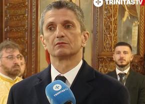 Imagini sfâșietoare cu Răzvan Lucescu de la înmormântarea tatălui său: „S-a luptat, a învins, a pierdut. A fost fericit, a fost mâhnit. A trecut prin toate”