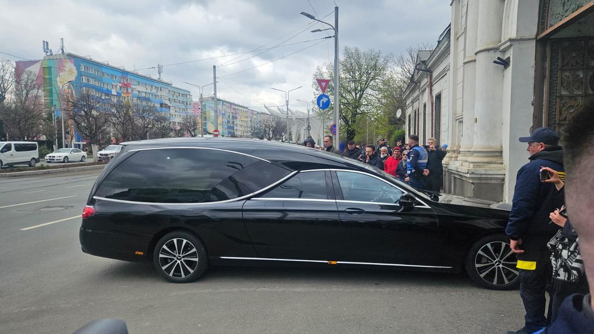 Înmormântarea lui Mircea Lucescu
