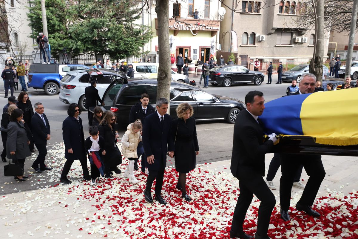 Mircea Lucescu - Cortegiu funerar + Slujbă biserică