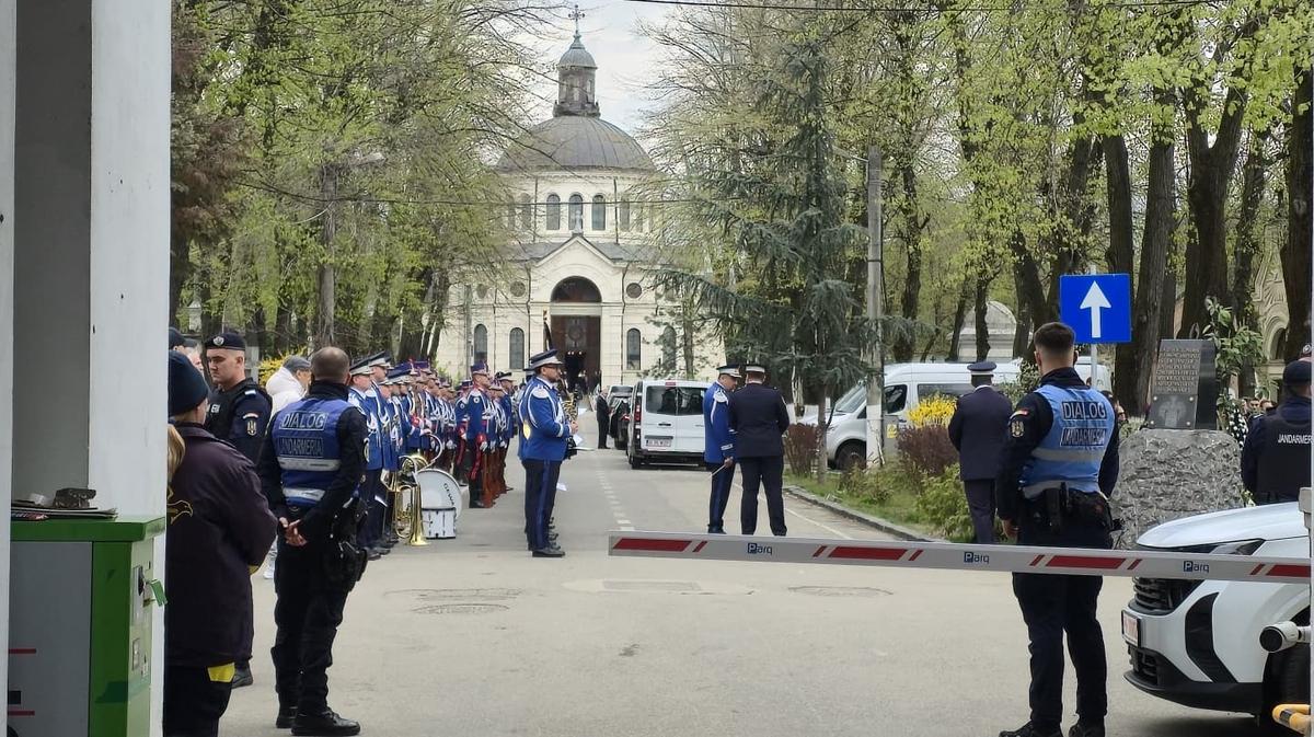 Înmormântarea lui Mircea Lucescu