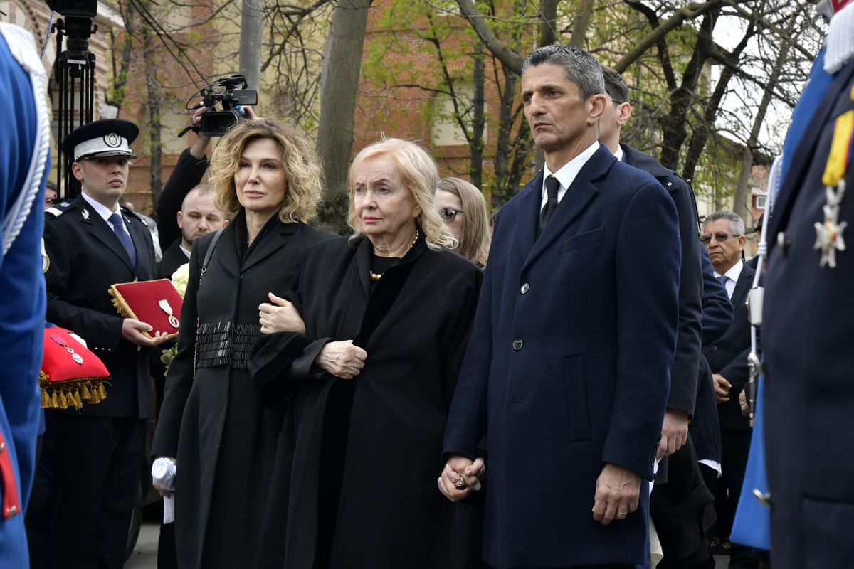 Cadre de la slujba de înmormântare a lui Mircea Lucescu - Cristi Preda