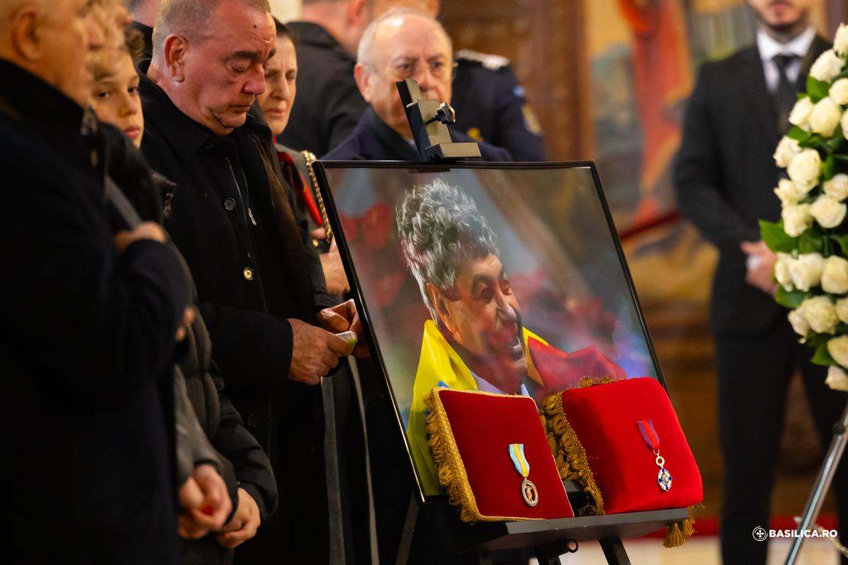 PS Timotei Prahoveanul a oficiat slujba Înmormântării pentru Mircea Lucescu