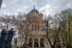 Mircea Lucescu, înmormântat astăzi » A început slujba: imagini și informații de la fața locului