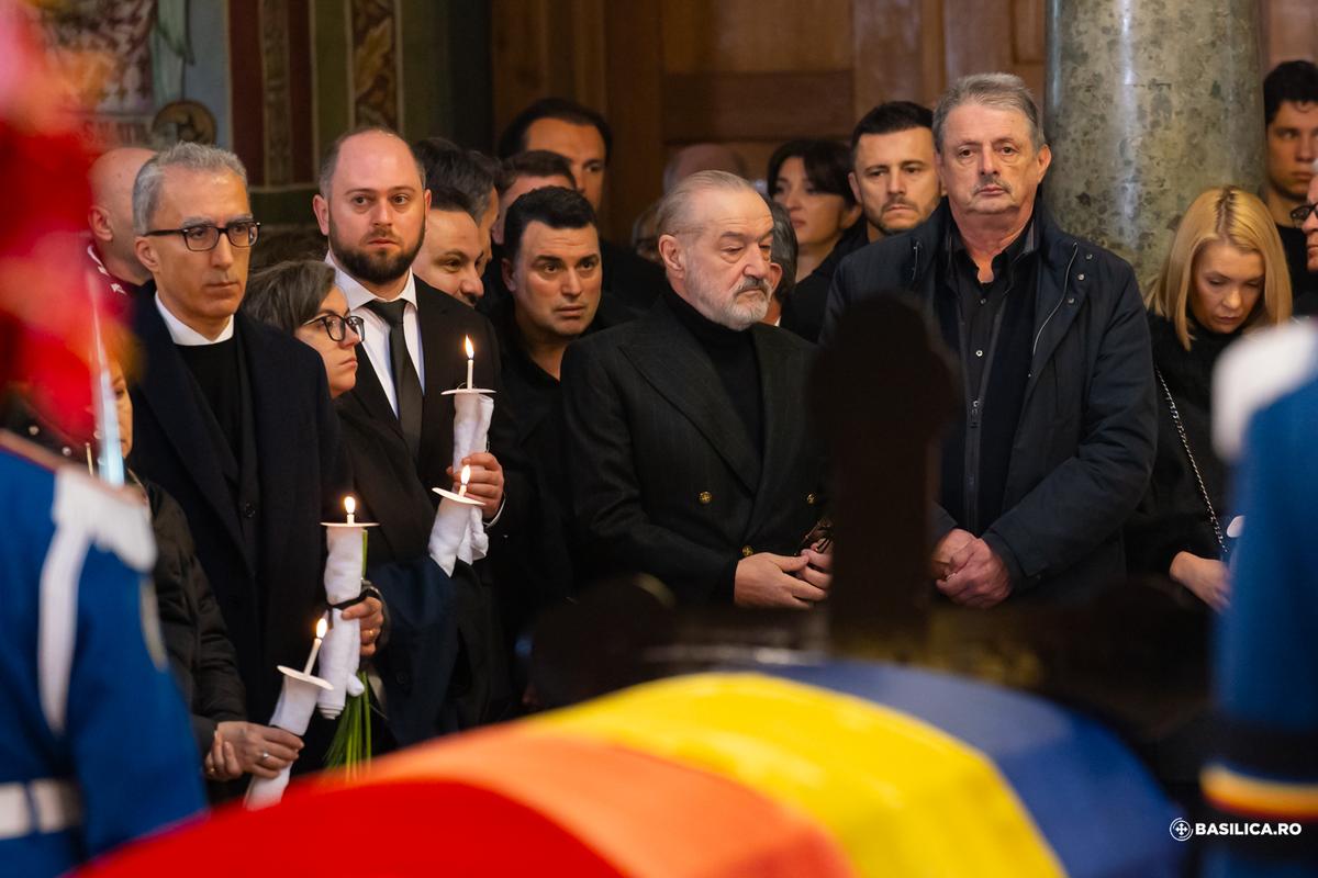 PS Timotei Prahoveanul a oficiat slujba Înmormântării pentru Mircea Lucescu