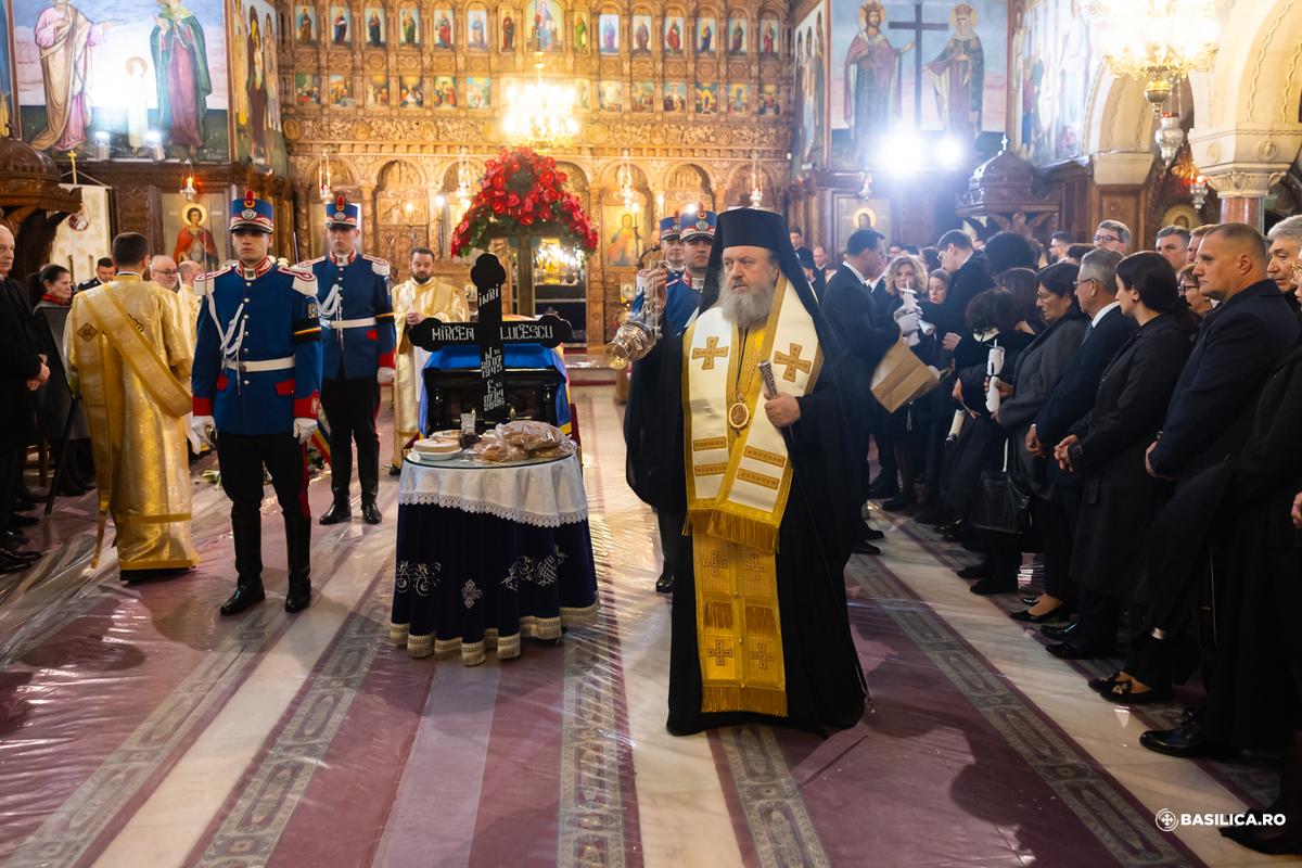 PS Timotei Prahoveanul a oficiat slujba Înmormântării pentru Mircea Lucescu