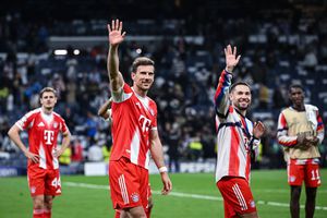 Concurență pentru Cristi Chivu! AC Milan i-a făcut o ofertă oficială