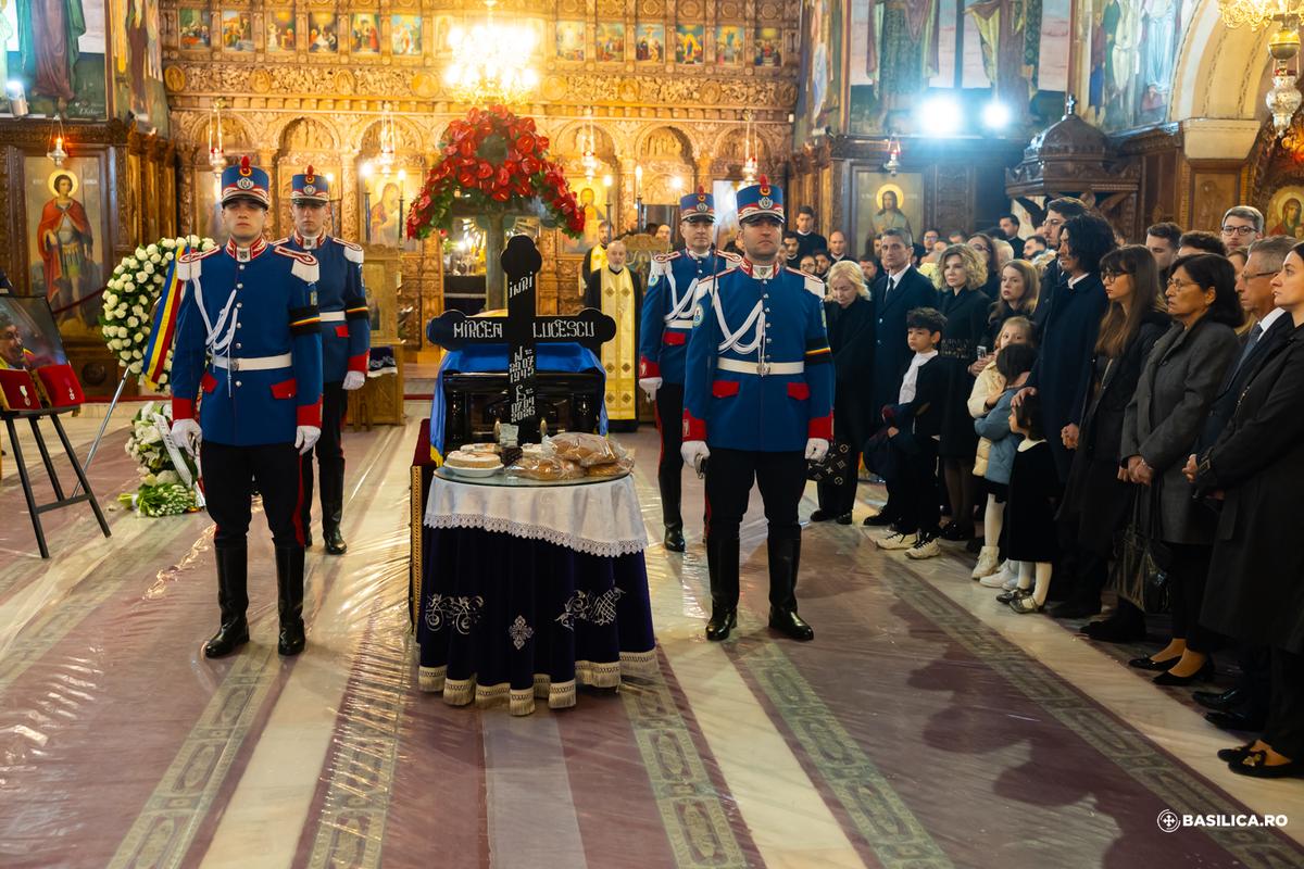 PS Timotei Prahoveanul a oficiat slujba Înmormântării pentru Mircea Lucescu