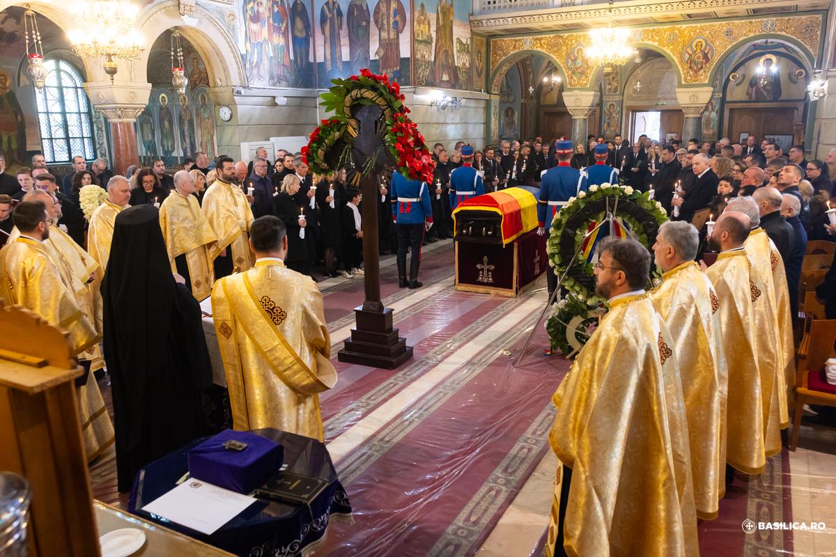PS Timotei Prahoveanul a oficiat slujba Înmormântării pentru Mircea Lucescu