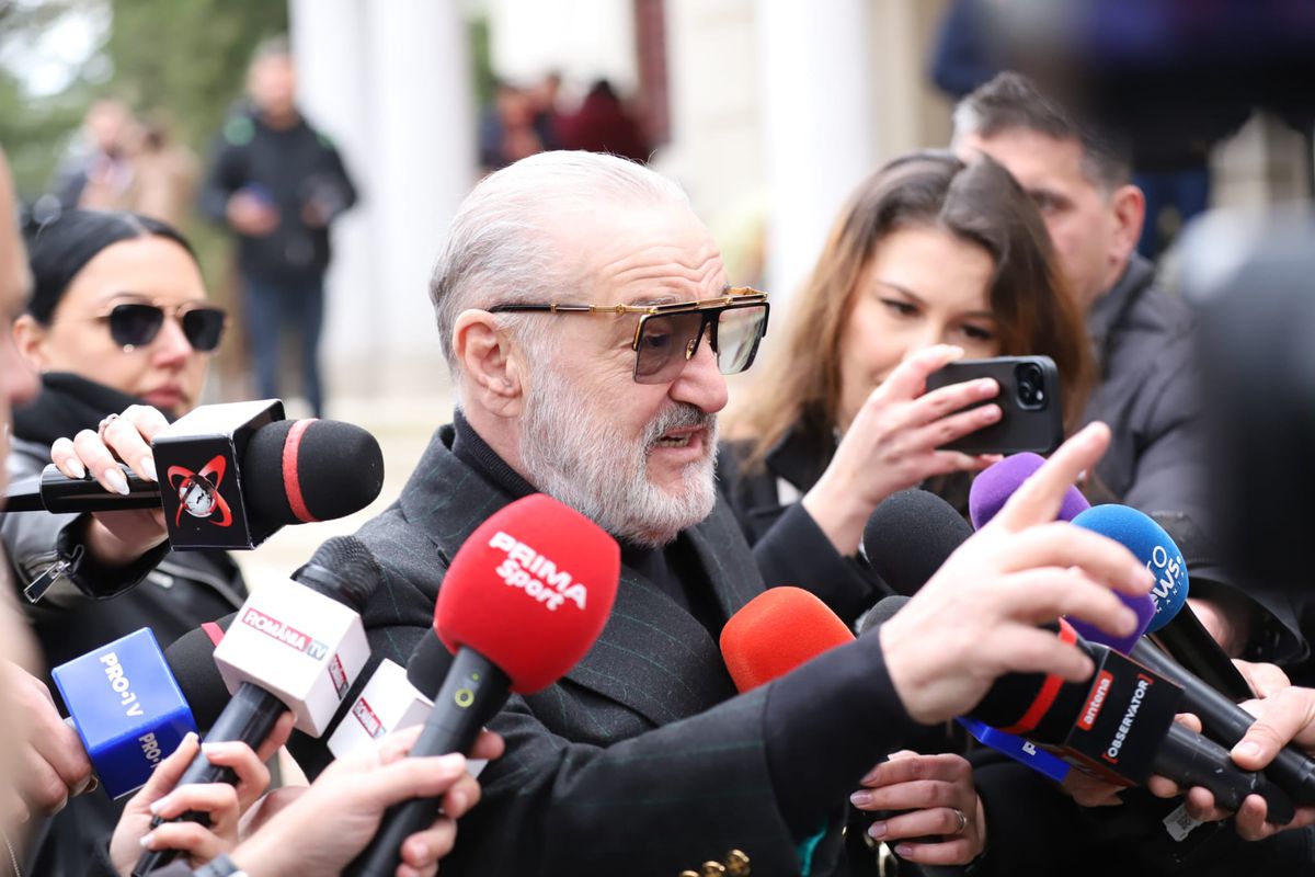 Gigi Becali, la înmormântarea lui Mircea Lucescu: „Am rămas mască, o să-i spun doar atât lui Răzvan”