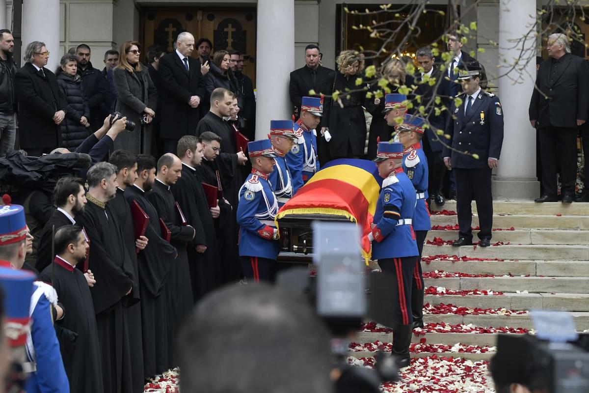 Cadre de la slujba de înmormântare a lui Mircea Lucescu - Cristi Preda
