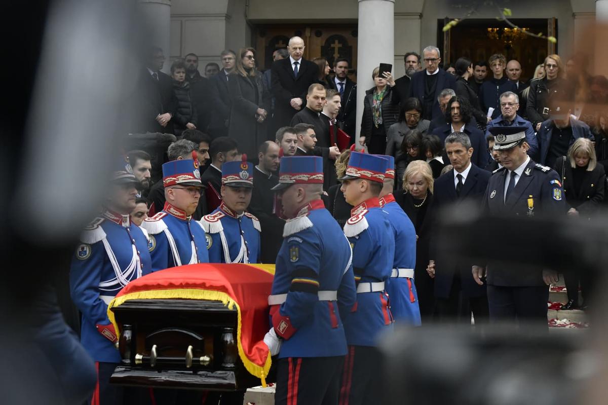 Cadre de la slujba de înmormântare a lui Mircea Lucescu - Cristi Preda