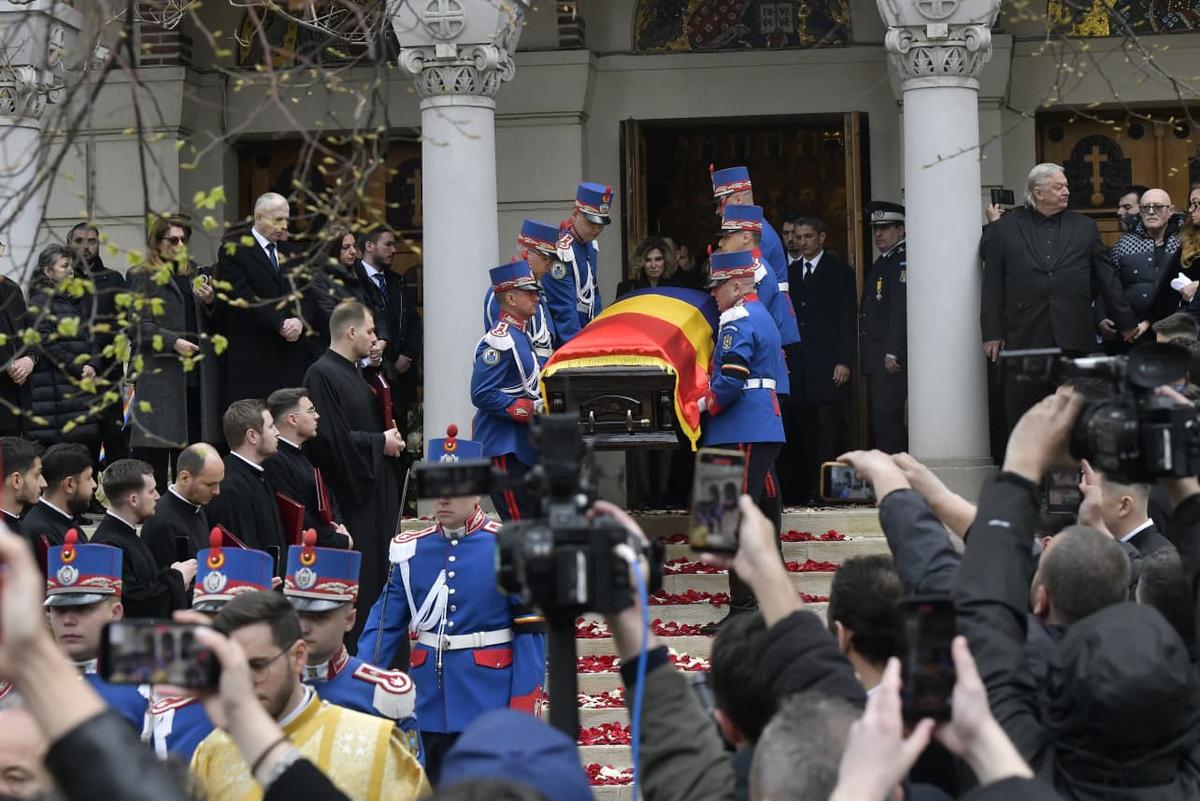 Cadre de la slujba de înmormântare a lui Mircea Lucescu - Cristi Preda