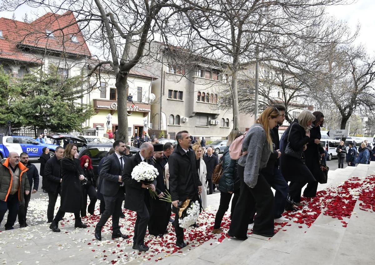 Cadre de Cristi Preda la înmormântarea lui Mircea Lucescu