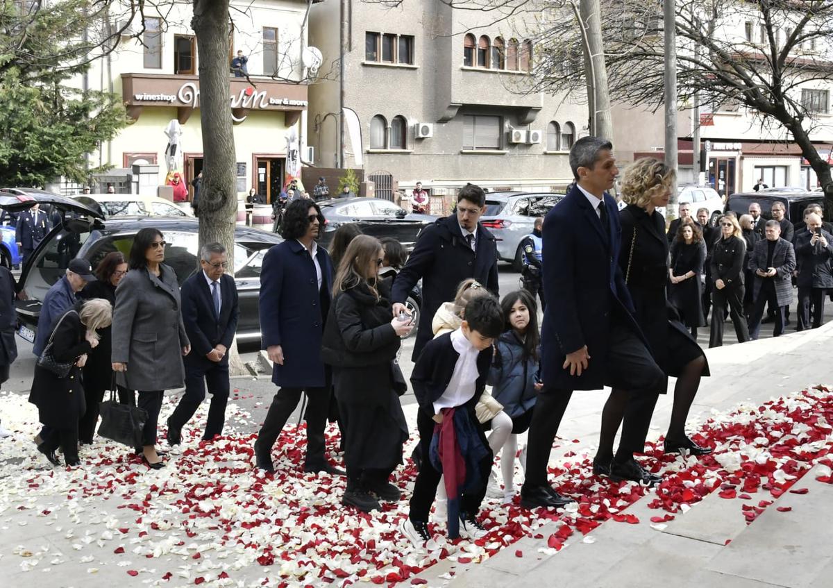 Cadre de Cristi Preda la înmormântarea lui Mircea Lucescu