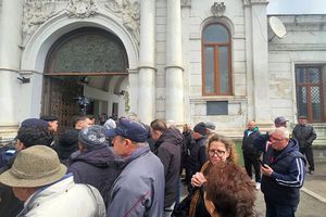 Mircea Lucescu a fost înmormântat astăzi » Imagini și informații de la Cimitirul Bellu