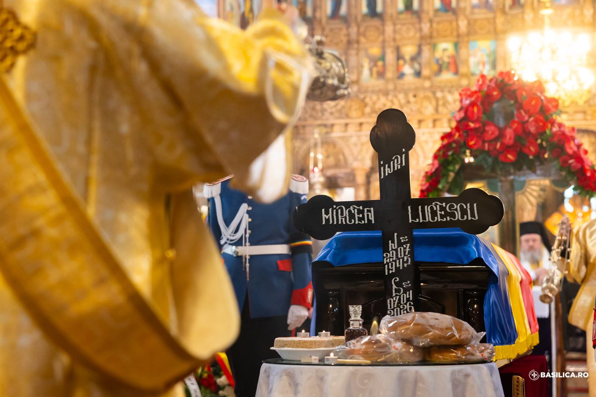 Ce a făcut Răzvan Lucescu la slujba de înmormântare a tatălui: „Nu și-a putut stăpâni emoțiile” + Alți doi oameni de fotbal au luat cuvântul