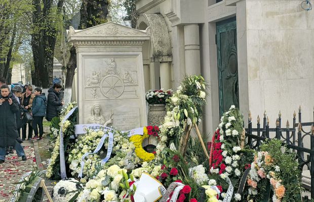 Mesajul emoționant scris pe cavoul lui Mircea Lucescu, înmormântat la Cimitirul Bellu