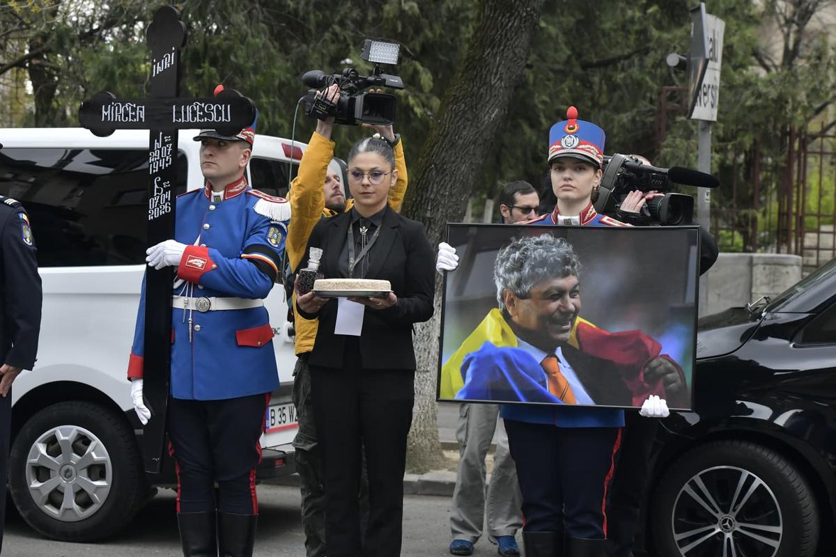 Cadre de la slujba de înmormântare a lui Mircea Lucescu - Cristi Preda